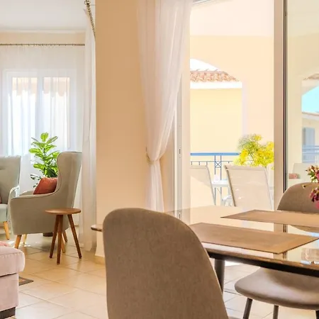 Mediterranean Family Escape At Regina Gardens Apartman Paphos